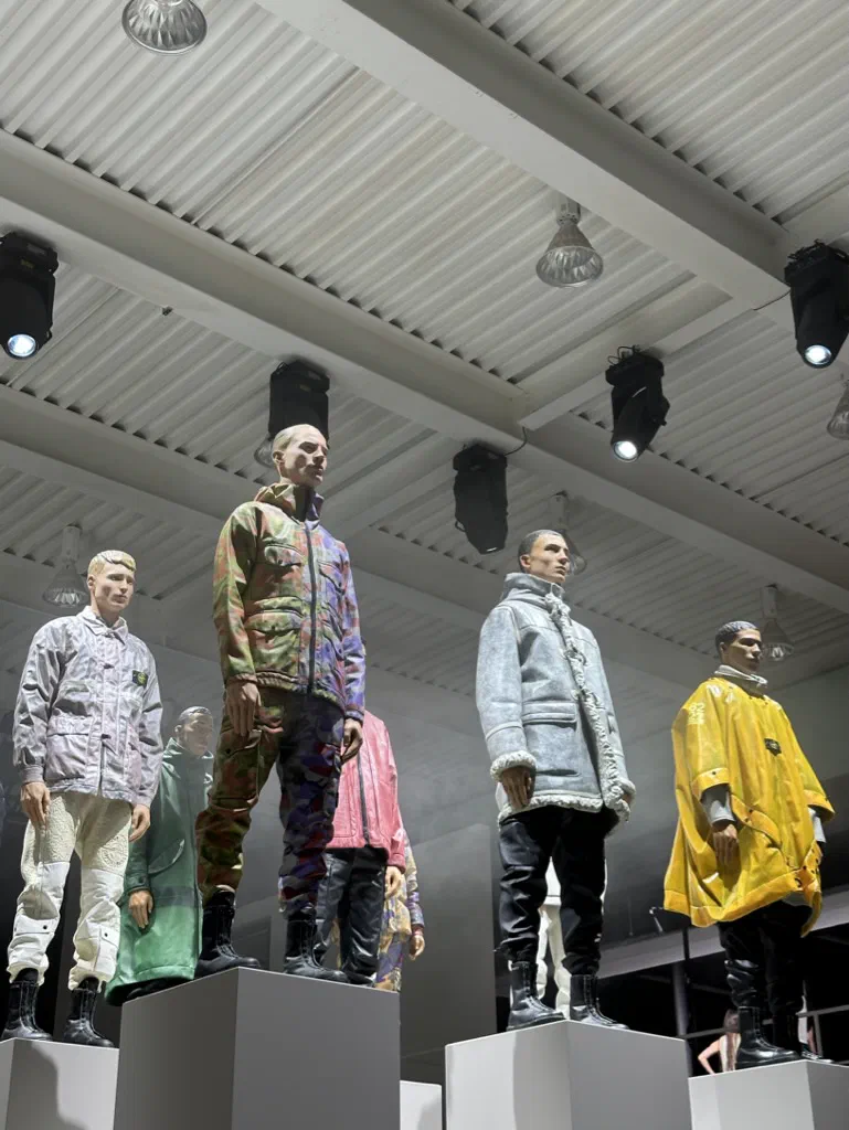 Stone Island の店舗正面